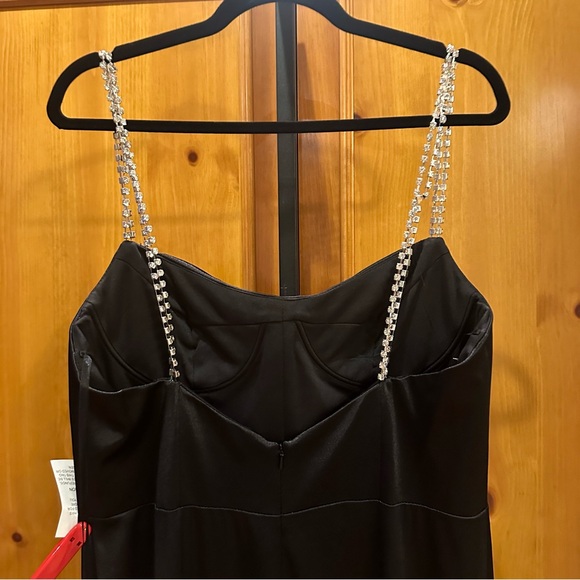 MAC DUGGAL CHARMEUSE RHINESTONE STRAP TRUMPET GOW - Picture 13 of 15